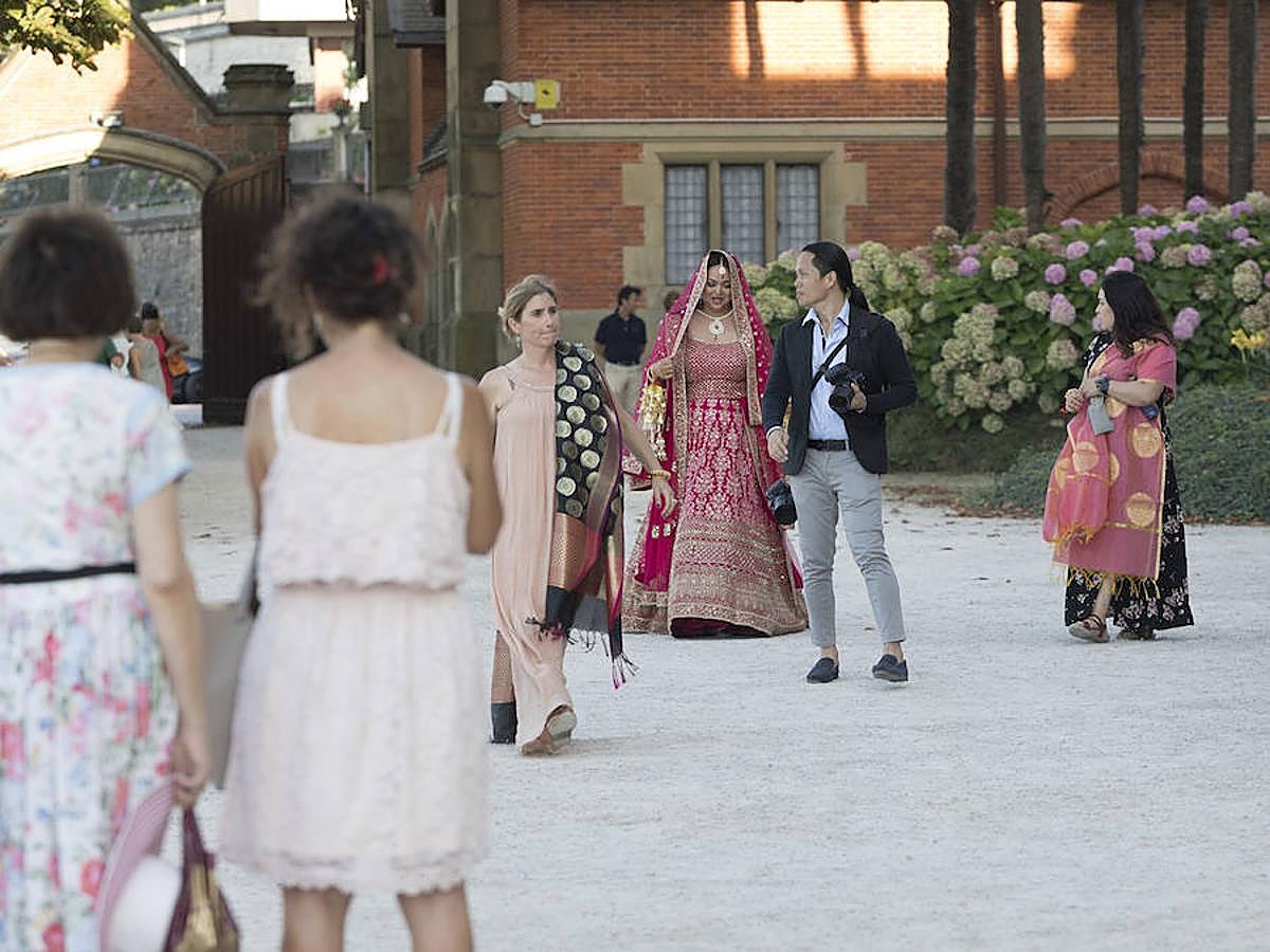 Un hindú y una filipina se casan en Donostia por los ritos católico e hindú