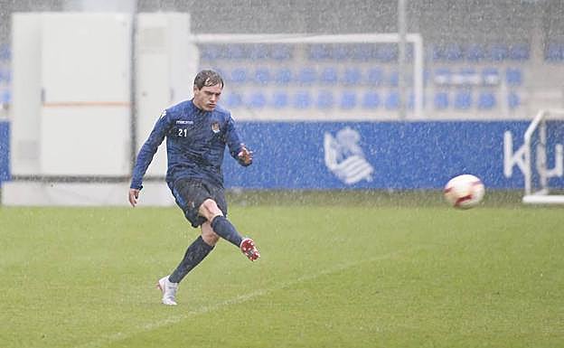Bautista dispara durante el entrenamiento de la Real.