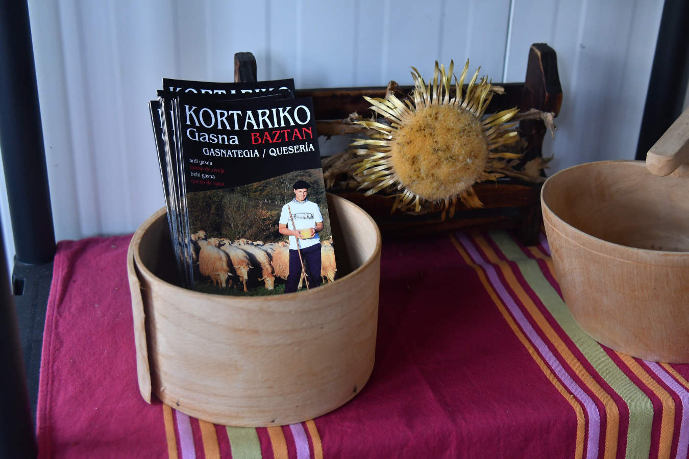 Julen Arburua hace queso en un caserío muy apartado de Baztan. El campeón quiere agradecer la ayuda que ha recibido de las queserías Aizpea e Ipiñaburu