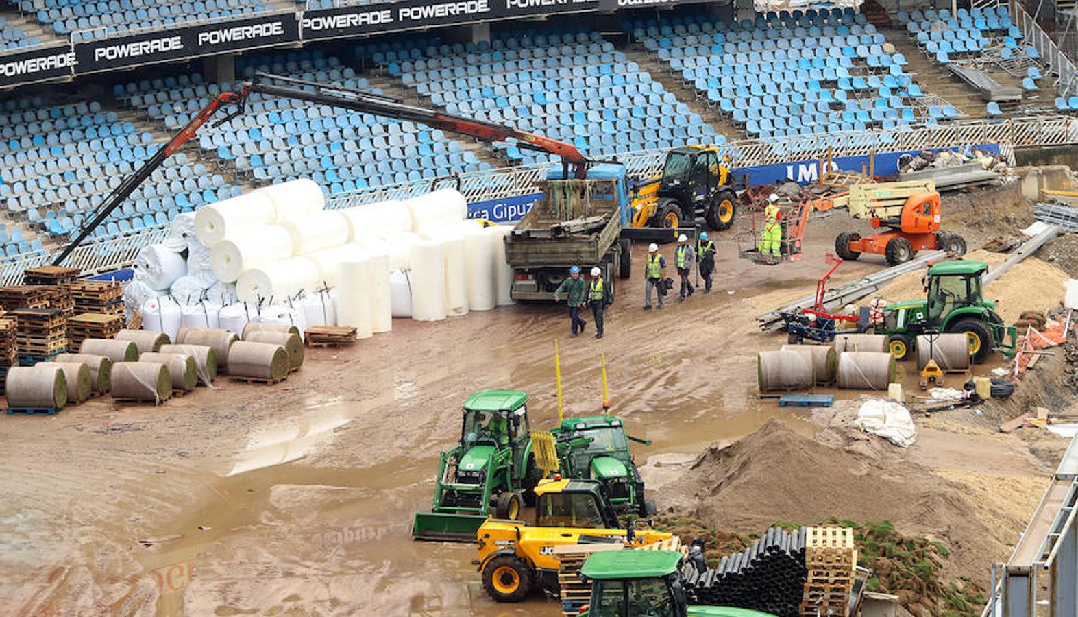 El estadio de la Real Sociedad continúa con las obras para que todo esté listo el próximo sábado día 15 en el partido ante el Barcelona