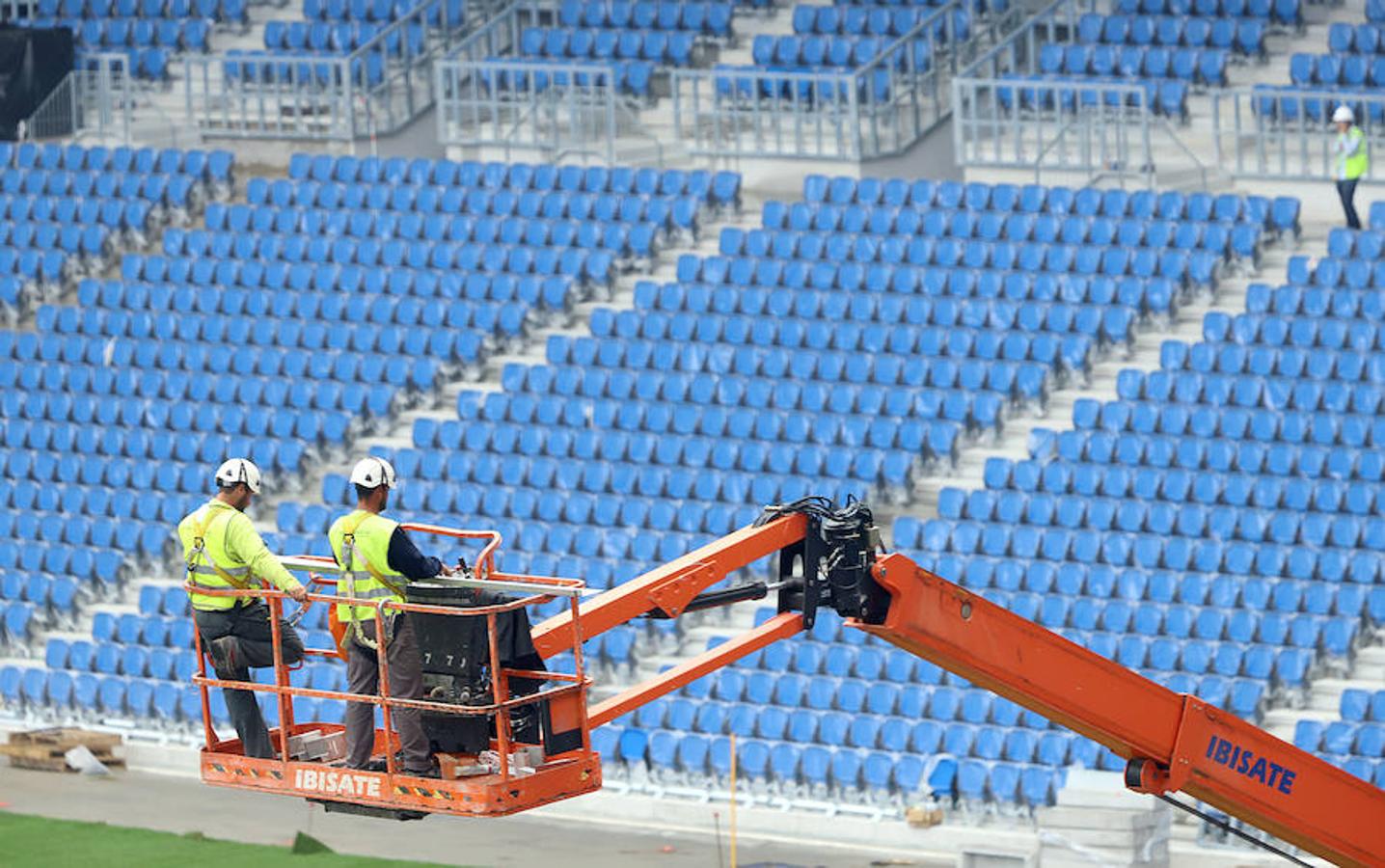 El estadio de la Real Sociedad continúa con las obras para que todo esté listo el próximo sábado día 15 en el partido ante el Barcelona