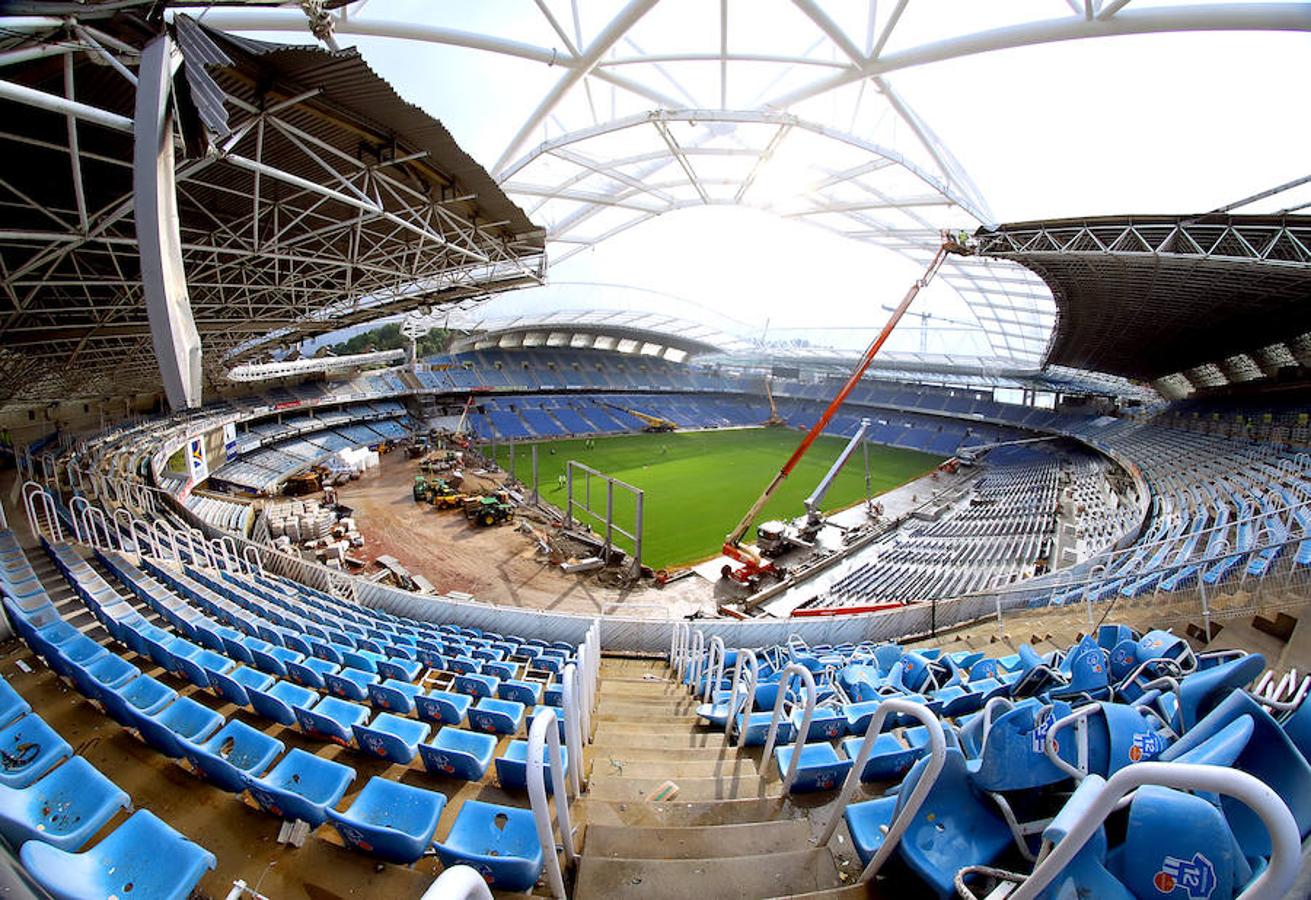 El estadio de la Real Sociedad continúa con las obras para que todo esté listo el próximo sábado día 15 en el partido ante el Barcelona