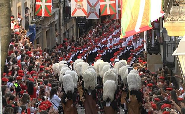 Imagen principal - Hondarribia vive su día grande