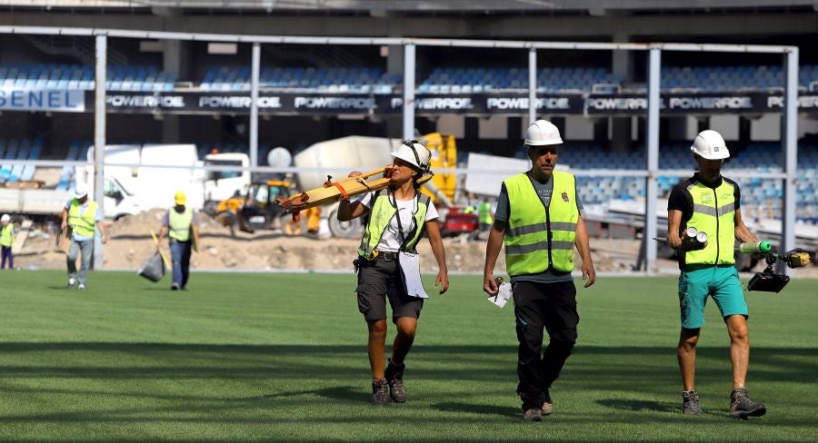 El campo de la Real Sociedad continúa afinando su puesta a punto para estar en las mejores condiciones para el próximo partido.