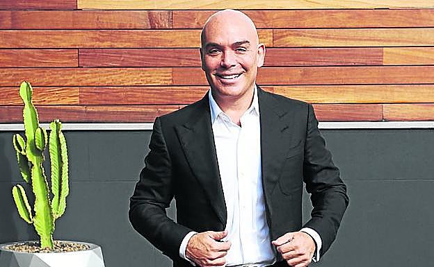 Kike Sarasola tiene 54 años.