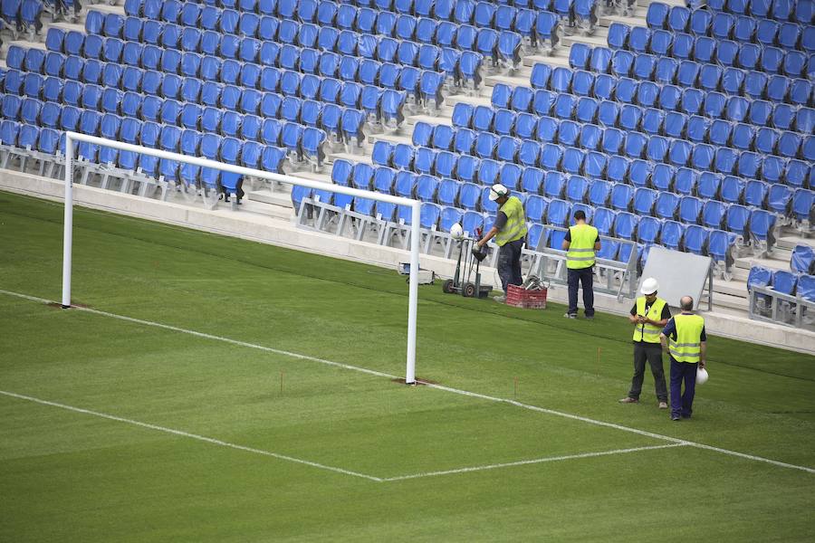 Los operarios siguen trabajando a gran ritmo para que el estadio esté en las mejores condiciones posibles el sábado ante el Barcelona