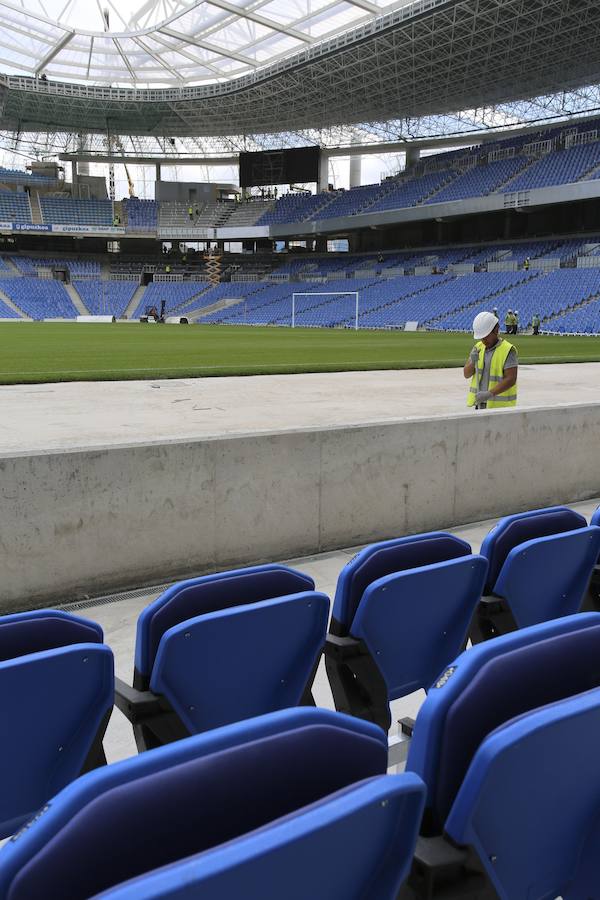 Los operarios siguen trabajando a gran ritmo para que el estadio esté en las mejores condiciones posibles el sábado ante el Barcelona