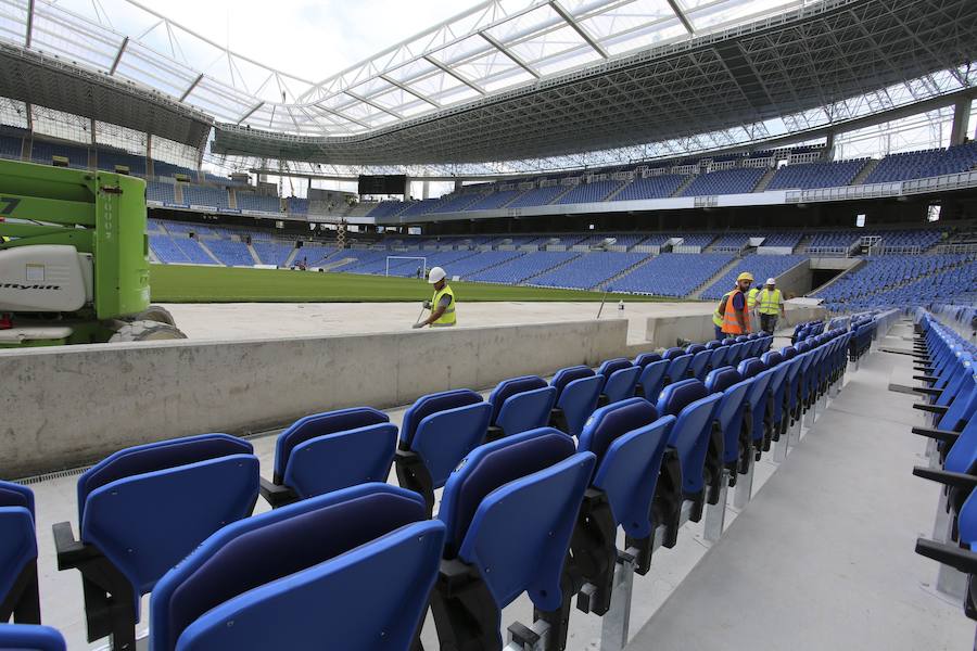 Los operarios siguen trabajando a gran ritmo para que el estadio esté en las mejores condiciones posibles el sábado ante el Barcelona