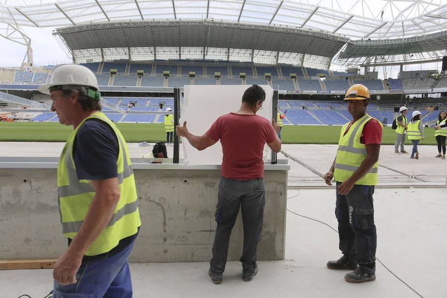 Los operarios siguen trabajando a gran ritmo para que el estadio esté en las mejores condiciones posibles el sábado ante el Barcelona