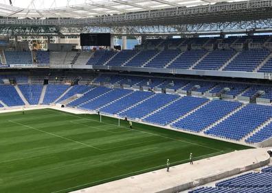 Imagen secundaria 1 - Aspecto que presenta Anoeta a menos de una semana del partido entre la Real Sociedad y el Barça. 