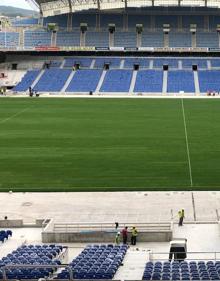 Imagen secundaria 2 - Aspecto que presenta Anoeta a menos de una semana del partido entre la Real Sociedad y el Barça. 