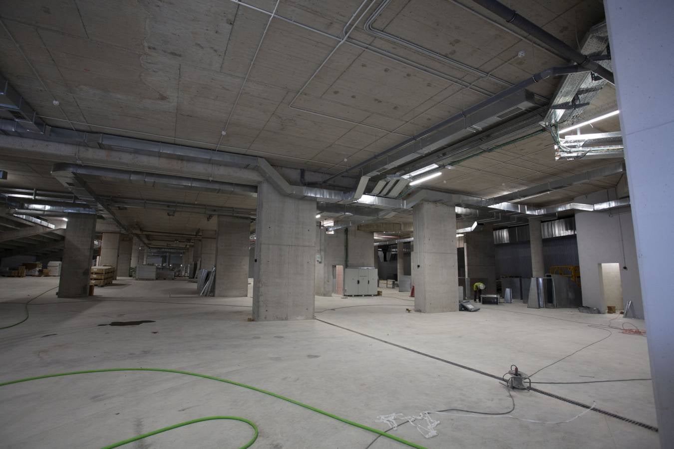 El campo de la Real Sociedad está preparado para que el sábado se dispute el primer partido del conjunto txuri-urdin en casa esta temporada.