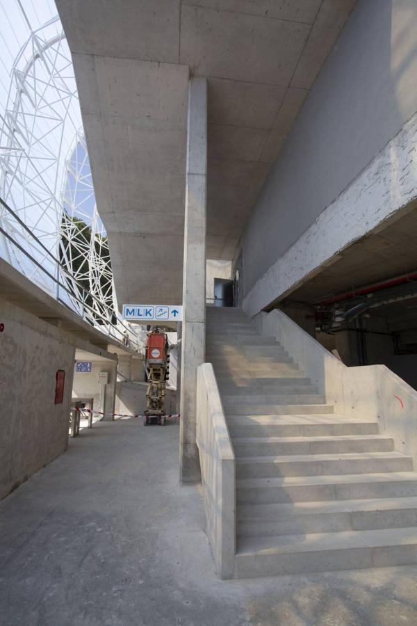 El campo de la Real Sociedad está preparado para que el sábado se dispute el primer partido del conjunto txuri-urdin en casa esta temporada.