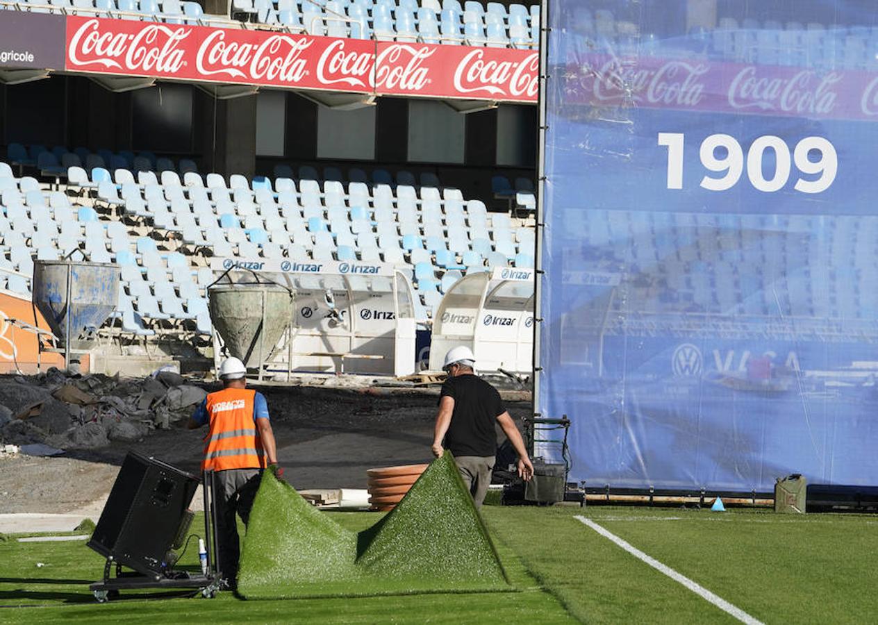 La plantilla del primer equipo se ha ejercitado por primera en el nuevo campo de Anoeta antes de recibir el sábado al Barcelona