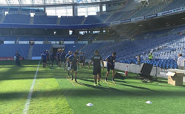 La Real Sociedad entrena en el nuevo Anoeta