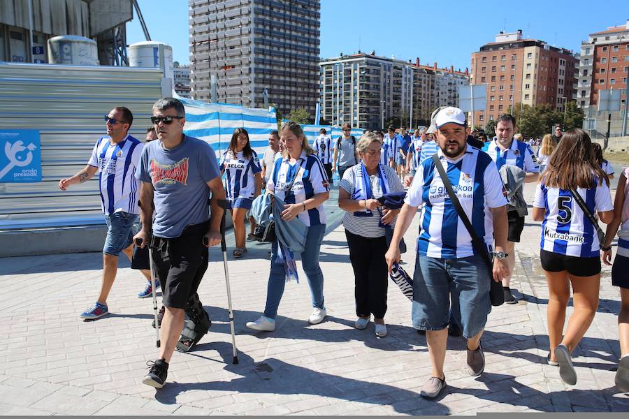 Casi 29.000 aficionados han llenado las gradas del nuevo Anoeta en su estreno