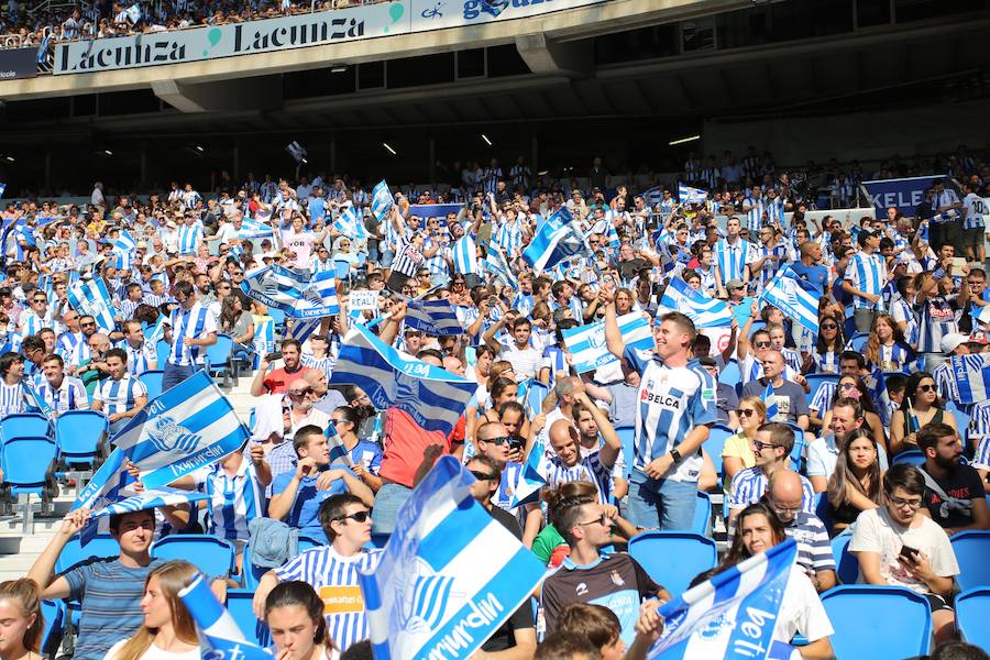 Casi 29.000 aficionados han llenado las gradas del nuevo ANoeta en su estreno