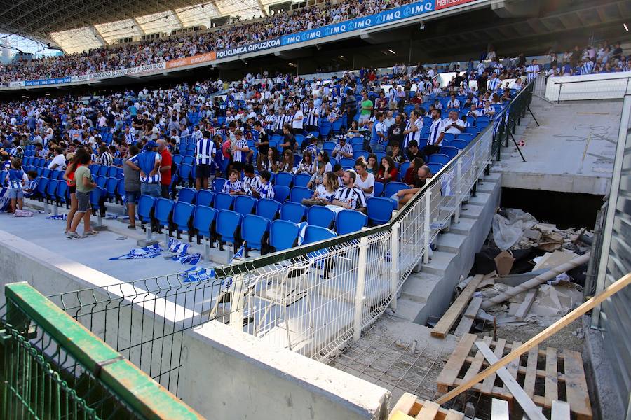 Casi 29.000 aficionados han llenado las gradas del nuevo Anoeta en su estreno