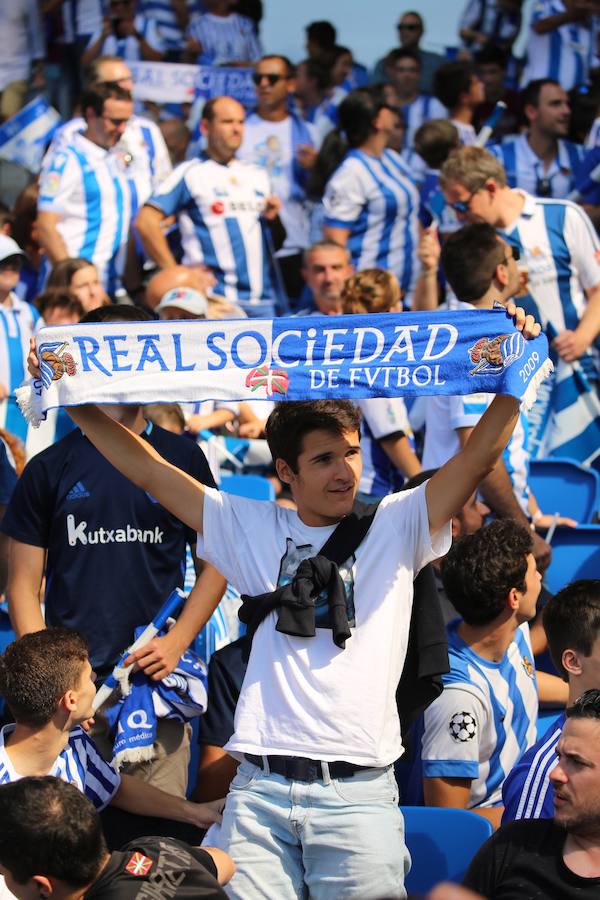 El equipo txuri-urdin ha estrenado el nuevo Anoeta frente a los blaugranas