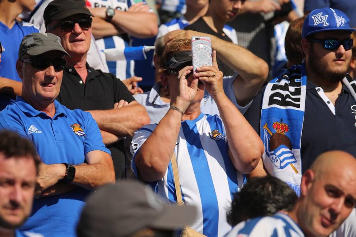 El equipo txuri-urdin ha estrenado el nuevo Anoeta frente a los blaugranas