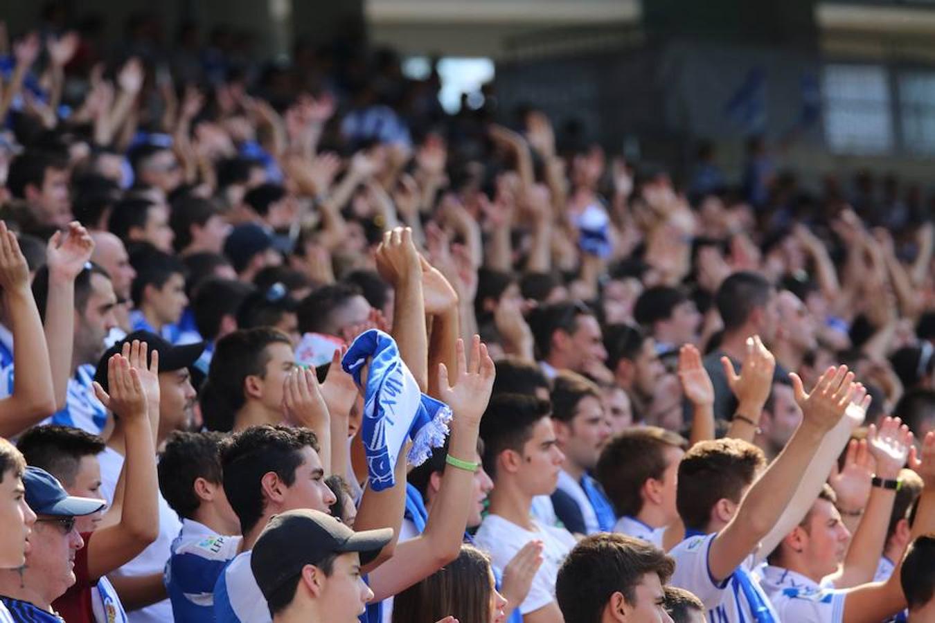 El equipo txuri-urdin ha estrenado el nuevo Anoeta frente a los blaugranas