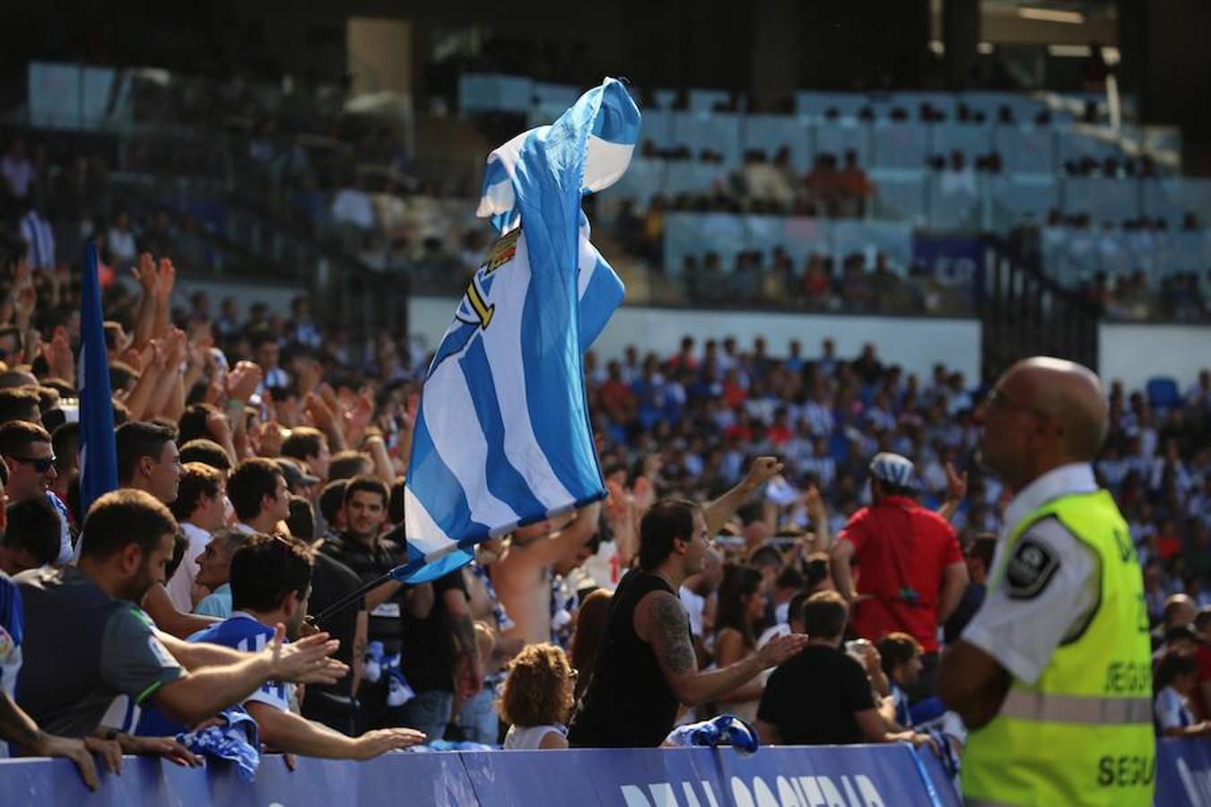 El equipo txuri-urdin ha estrenado el nuevo Anoeta frente a los blaugranas