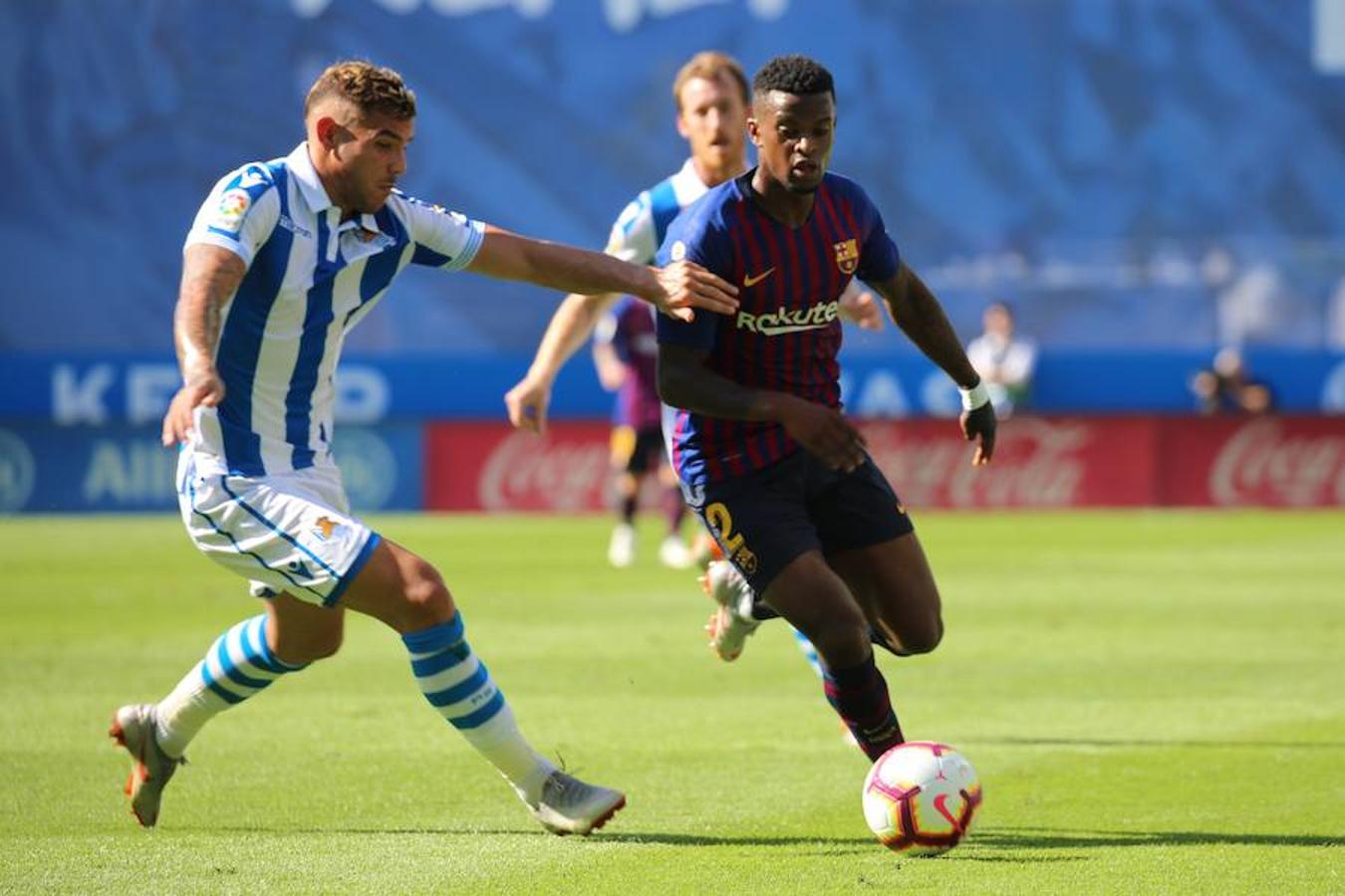 El equipo txuri-urdin ha estrenado el nuevo Anoeta frente a los blaugranas