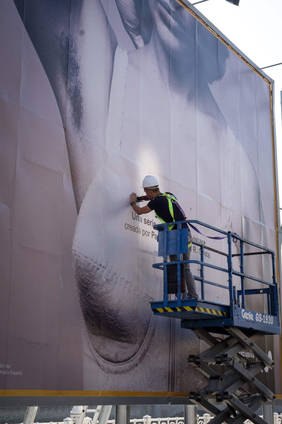 El Festival comienza el sábado pero el desfile de estrellas comienza este viernes. A lo largo de la jornada irán llegando a Donostia los componentes de los jurados, con el director Alexander Payne, presidente del 'tribunal' que juzgará la Sección Oficial, a la cabeza. También se espera en San Sebastián al equipo de la película argentina 'El amor menos pensado', cinta inaugural. Su director, Juan Vera, y sus protagonistas, Ricardo Darín y Mercedes Durán, dormirán ya esta noche en el hotel María Cristina.