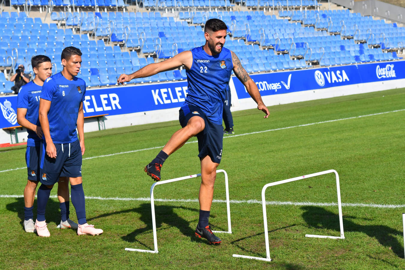 Willian José es la principal novedad en la convocatoria de la Real Sociedad para visitar al Huesca. El delantero brasileño es uno de los 19 jugadores que viajará para enfrentarse mañana viernes al conjunto recién ascendido.
