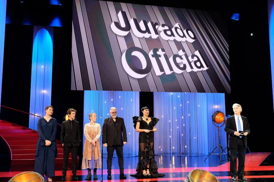 Los protagonistas de la alfombra roja de la gala inaugural de la 66 edición del Festival de Cine de San Sebastián