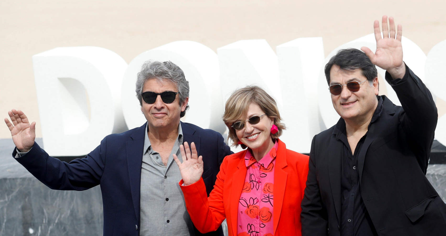 El 66 Festival Internacional de Cine de San Sebastian ha arrancado este viernes a lo grande con una alta concentración de 'glamour' y talento para empezar. 