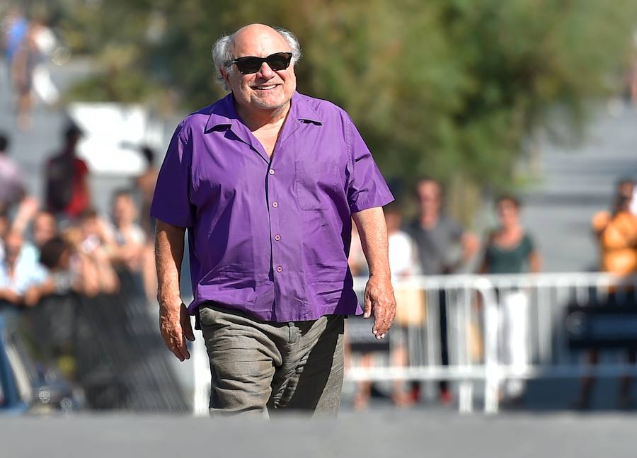 El actor, director y productor Danny DeVito es la estrella absoluta de la segunda jornada del Festival de Cine de San Sebastián, en la que recibe el Premio Donostia.