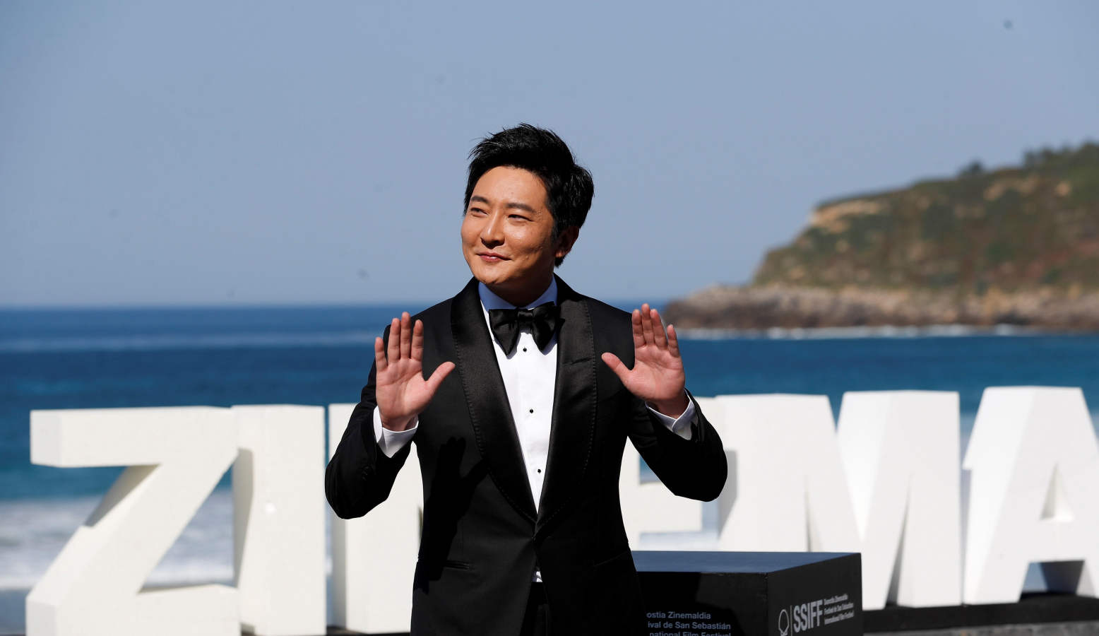 El director Jie Liu y los actores Jingfei Guo y Mi Yang, antes de la presentación este jueves de su película «Bao bei er», que compite en la sección oficial del la 66 edición del Festival Internacional de Cine de San Sebastián. 