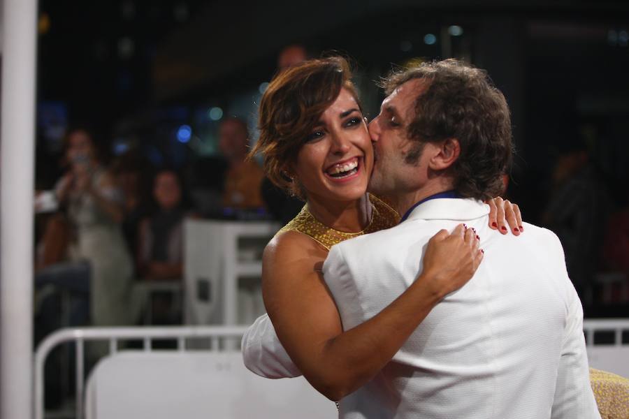 El Festival de Cine de San Sebastián ha vuelto a mostrar este jueves a un buen ramillete de estrellas como Paco León y el equipo de la serie 'Arde Madrid', el cineasta mexicano Alfonso Cuarón, Pedro Almodóvar, Juliette Binoche o Robert Pattinson entre otros.