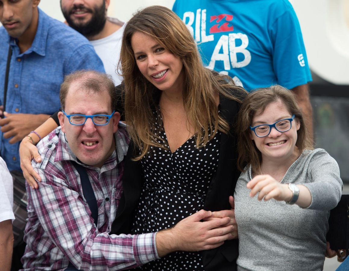 Los discapacitados intelectuales que han trabajado en 'Campeones', filme seleccionado por España para los Óscar de 2019 han viajado a San Sebastián para presentar en la pantalla gigante del Velódromo de Anoeta ambos filmes -primero se proyectará 'Campeones' y después el documental 'Ni distintos ni diferentes: Campeones'.