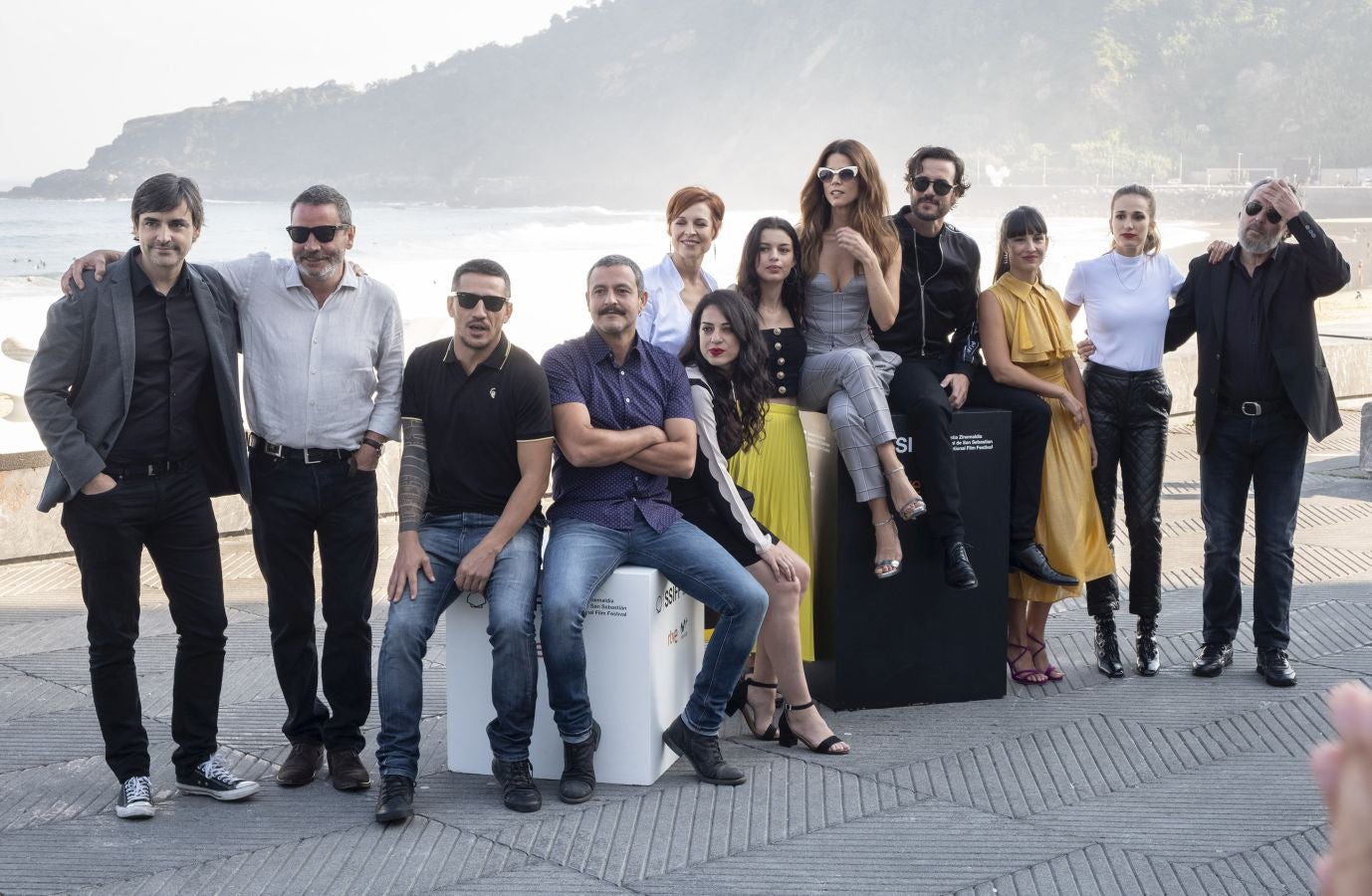 Un padre diabólico, unos hermanos que se despedazan, mujeres de hierro, y en el centro, el suculento negocio del narcotráfico. Así es la serie española 'Gigantes', presentada este viernes en el Festival de cine de San Sebastián