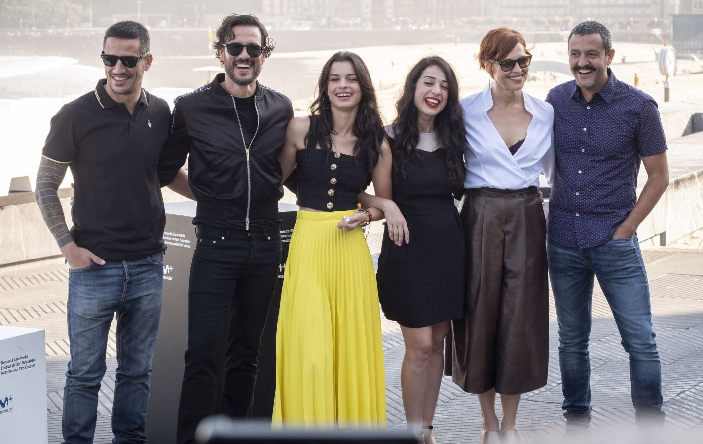 Un padre diabólico, unos hermanos que se despedazan, mujeres de hierro, y en el centro, el suculento negocio del narcotráfico. Así es la serie española 'Gigantes', presentada este viernes en el Festival de cine de San Sebastián