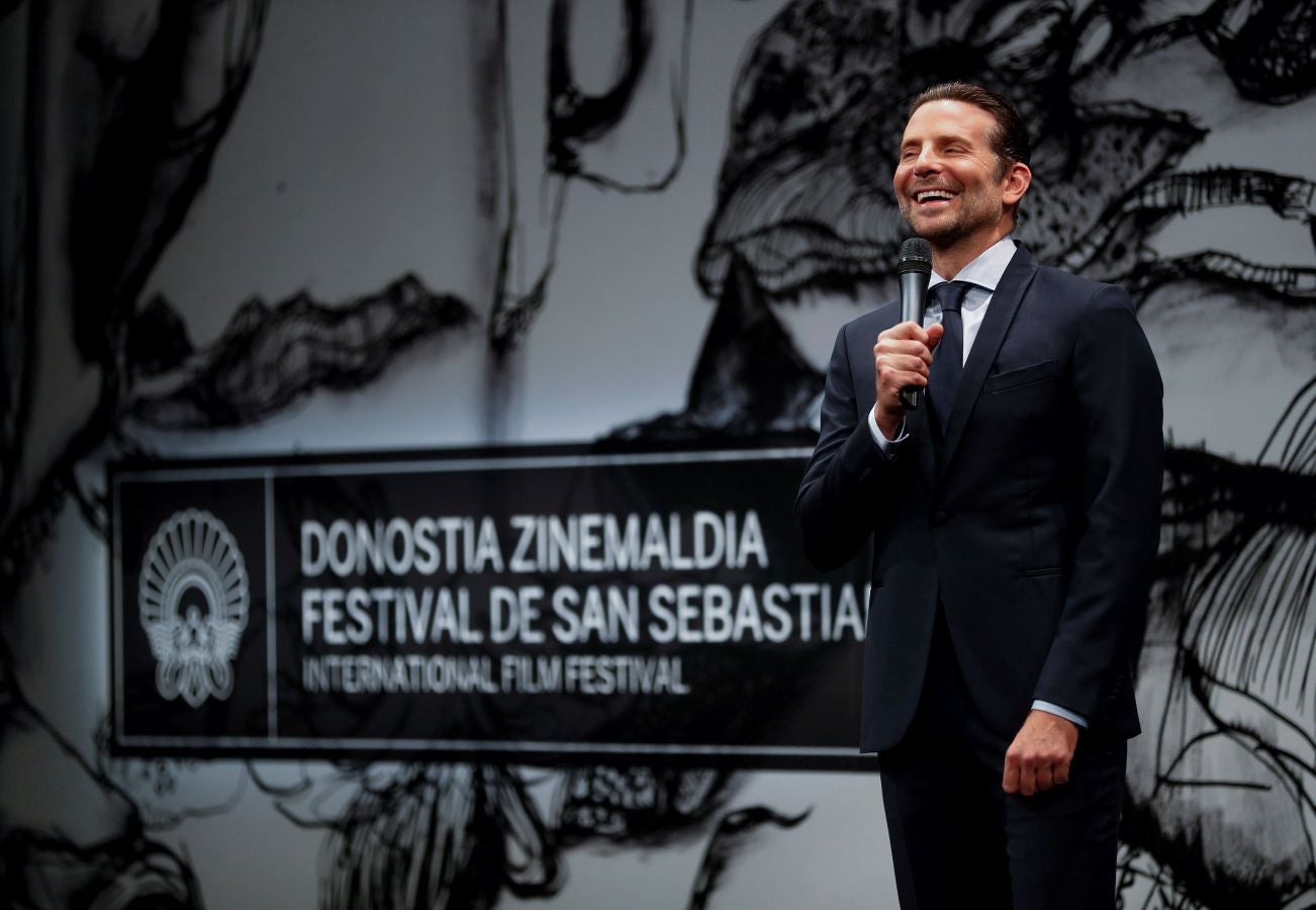 El director y actor estadounidense Bradley Cooper ha presentado su película «A star is born», en la sección Perlas de la 66 edición del Festival Internacional de Cine de San Sebastián.