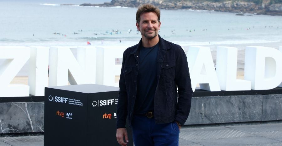 Bradley Cooper, tres veces nominado al Oscar como mejor actor, cierra la sección Perlas del Festival de San Sebastián con su opera prima como director, 'A star is born' 