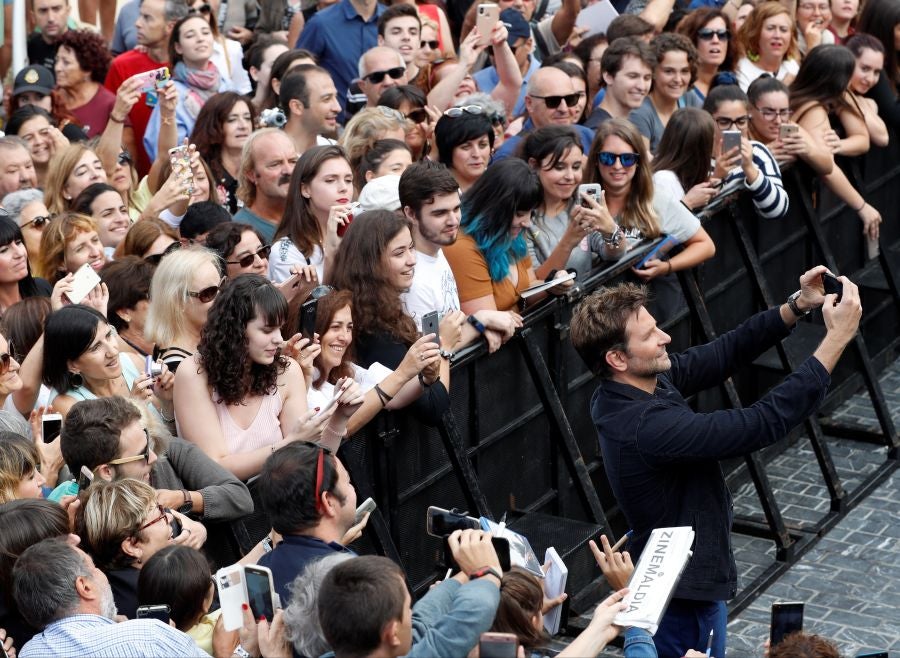 Bradley Cooper, tres veces nominado al Oscar como mejor actor, cierra la sección Perlas del Festival de San Sebastián con su opera prima como director, 'A star is born' 