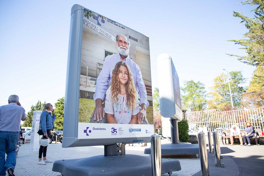 Este martes se ha inaugurado en San Sebastián la exposición fotográfica organizada con motivo del 35 aniversario de Osakidetza, que podrá visitarse este mes en el Hospital Donostia.