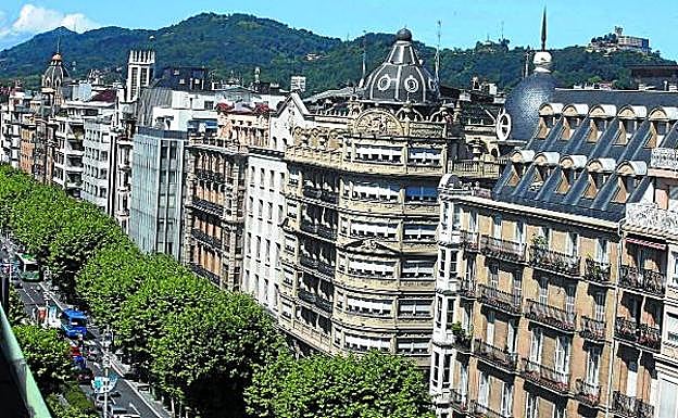 Inmuebles en la Avenida de la Libertad de San Sebastián donde ha habido durante años hasta algún edificio vacío por discrepancias urbanísticas.