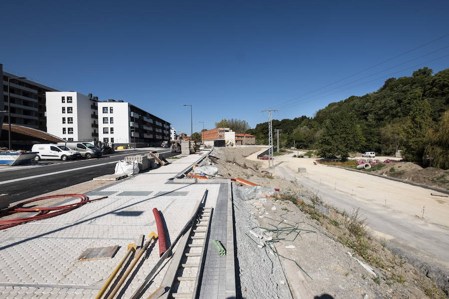 Este mes se entregan las llaves de las primeras 60 viviendas del barrio donostiarra de Txomin Berria, correspondientes al Ayuntamiento de San Sebastián y a la UTE Txomin liderada por Amenabar. El consistorio prevé que antes de fin de año se entreguen un total de 247 viviendas y el próximo año otras 363