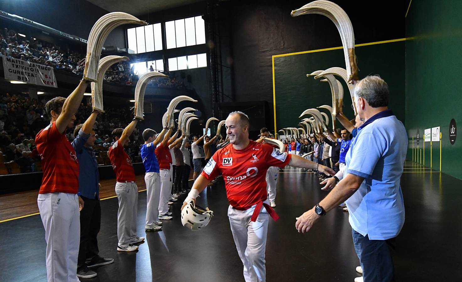 Galarreta despidió con una gran ovación al mejor remontista de la historia