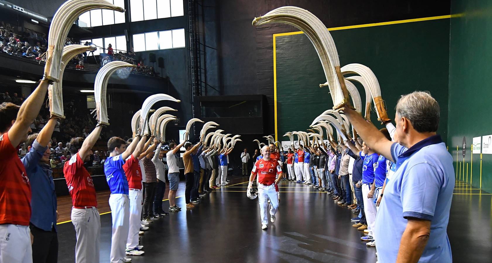 Galarreta despidió con una gran ovación al mejor remontista de la historia