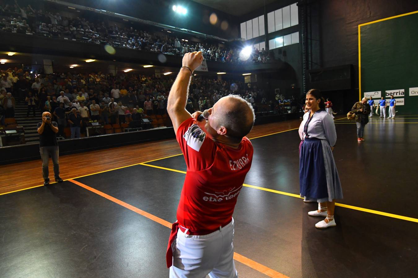 Galarreta despidió con una gran ovación al mejor remontista de la historia