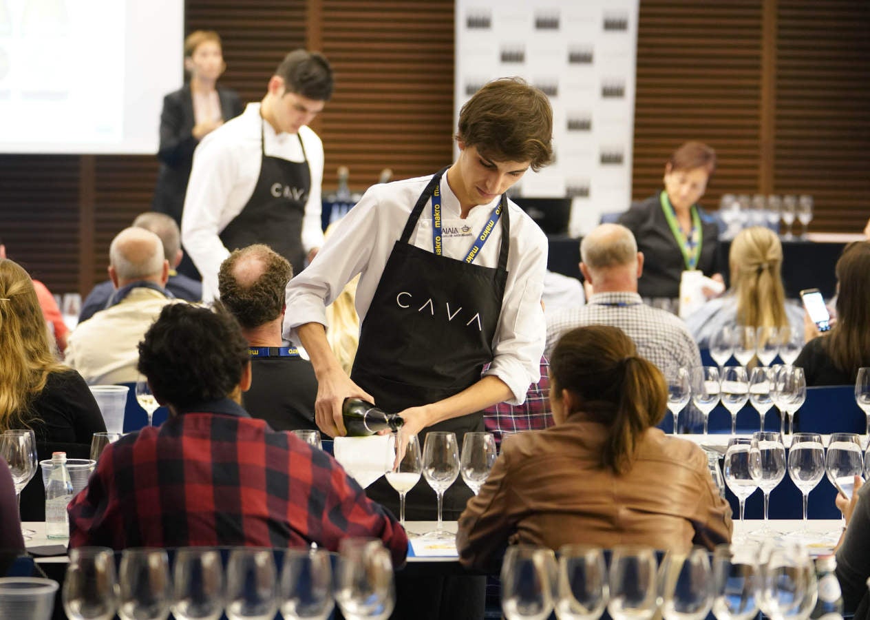 El chef Juan Mari Arzak ha recibido el Premio Homenaje en la jornada inaugural de San Sebastian Gastronomika este lunes.