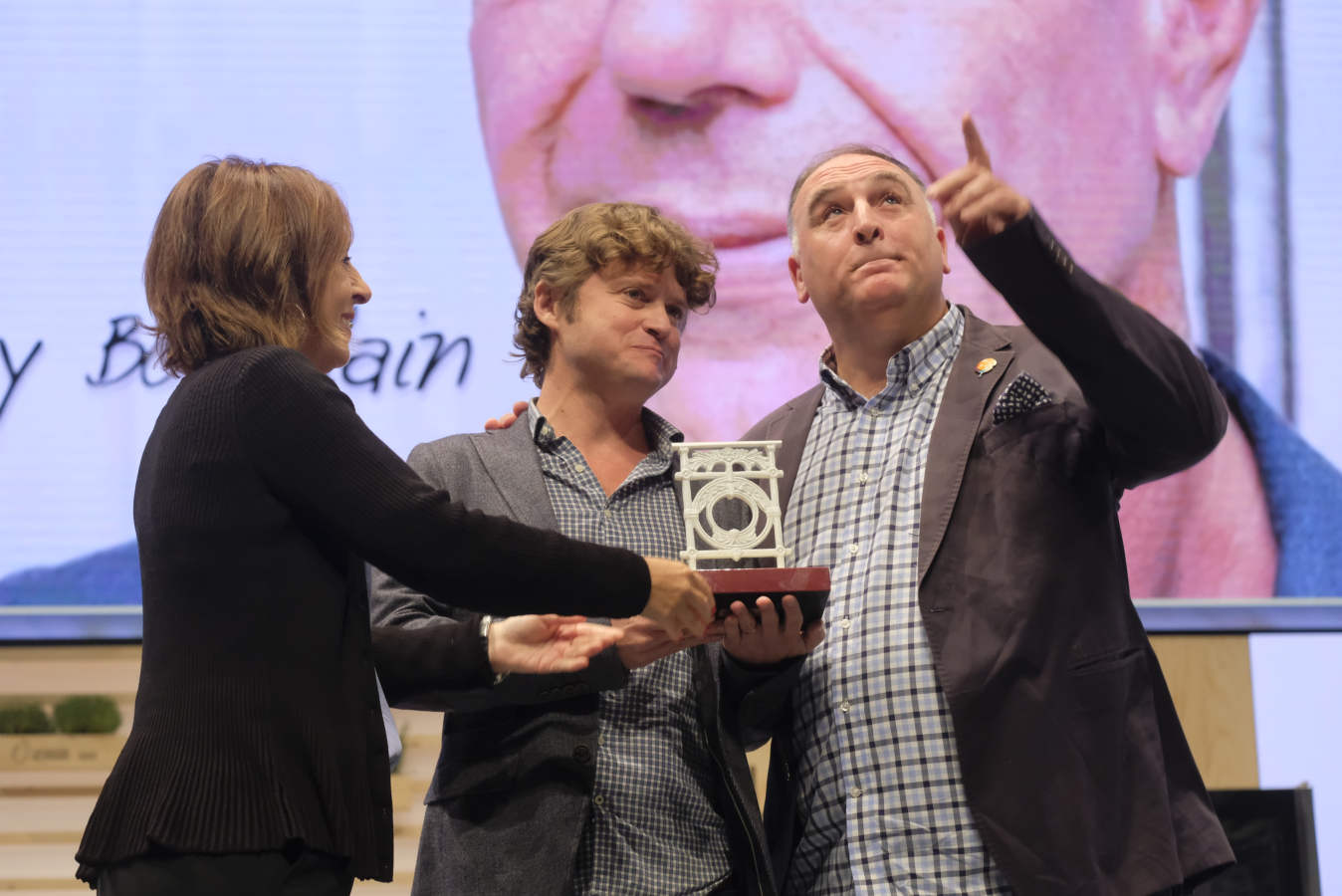 La segunda jornada de la feria ha ofecido un sentido recuerdo al norteamericano Anthony Bourdain fallecido en junio. También han destacado las ponencia de chefs como Josean Alija, Pedro Subijana o Paco Pérez, entre otros