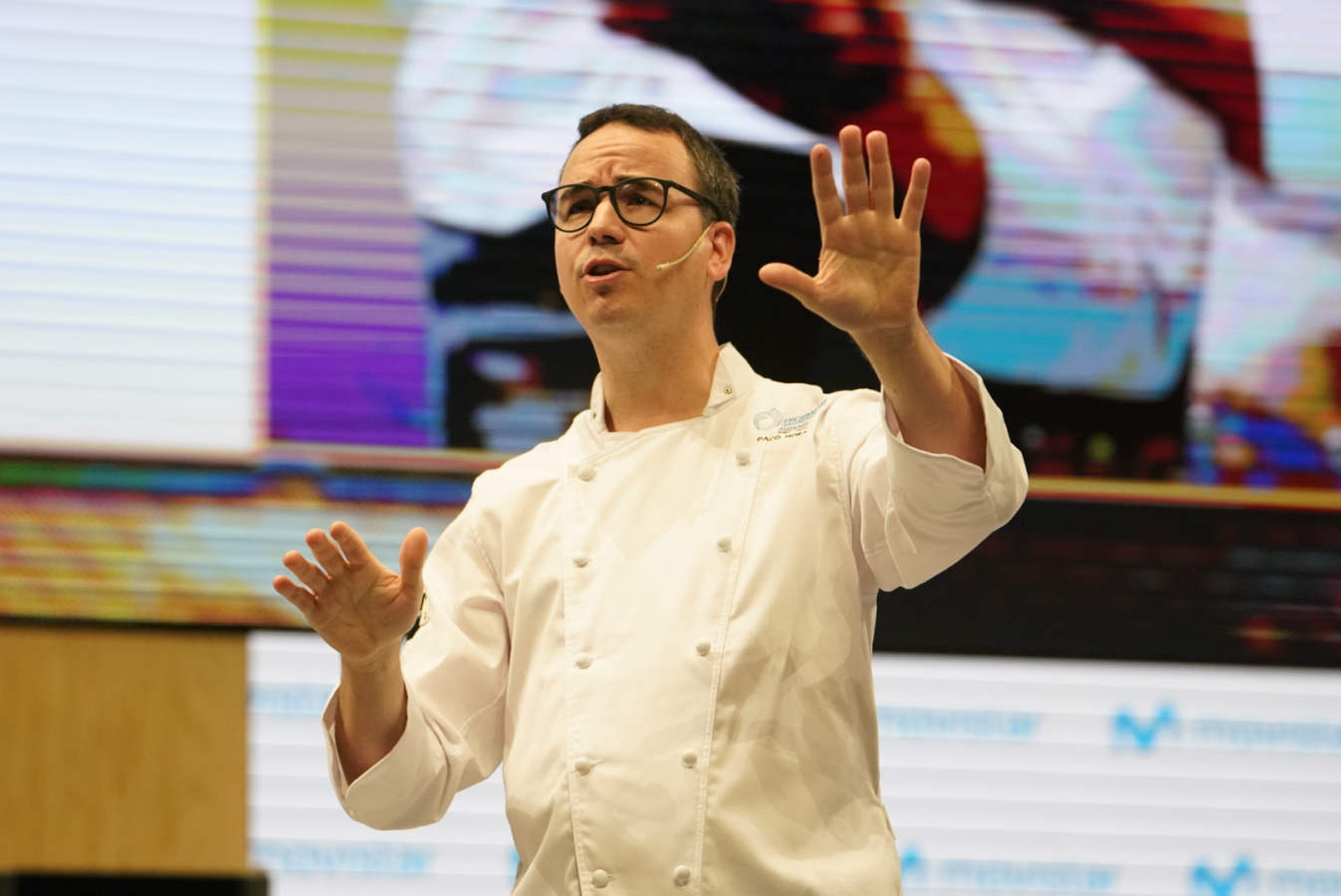 La segunda jornada de la feria ha ofecido un sentido recuerdo al norteamericano Anthony Bourdain fallecido en junio. También han destacado las ponencia de chefs como Josean Alija, Pedro Subijana o Paco Pérez, entre otros