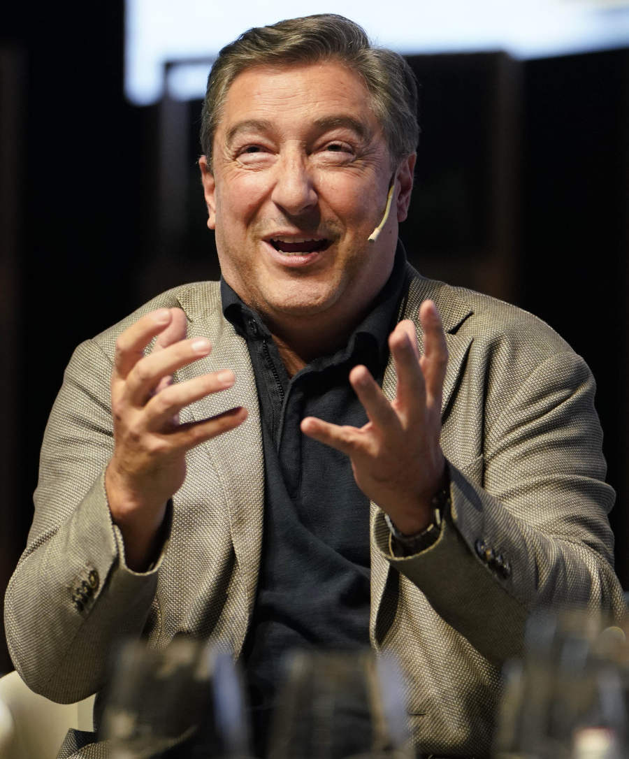 La segunda jornada de la feria ha ofecido un sentido recuerdo al norteamericano Anthony Bourdain fallecido en junio. También han destacado las ponencia de chefs como Josean Alija, Pedro Subijana, Carles Abellán o Paco Pérez, entre otros